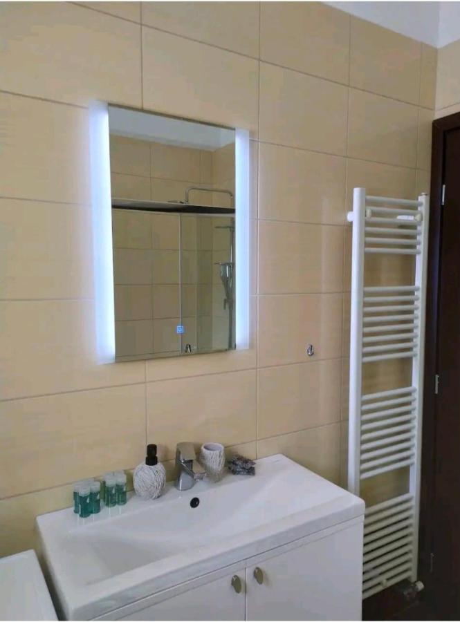 Stylish -Modern Apartment Heart Of Marousi Athens Ngoại thất bức ảnh